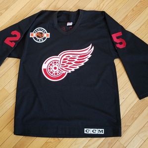 Red Wings McCarty Jersey